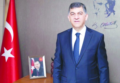 Üretim ve hizmet sektörlerinde büyük bir özveriyle çalışıyoruz