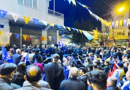 AKP milletvekili adayları ev ziyaretlerinde