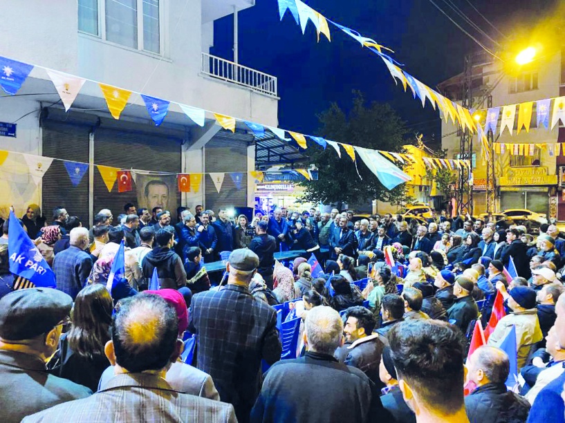 AKP milletvekili adayları ev ziyaretlerinde