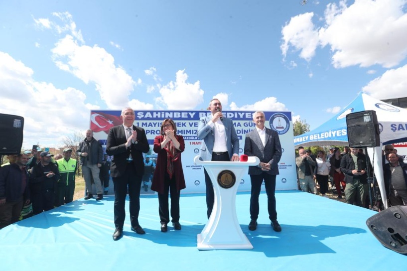 Gaziantep'i işçi kardeşlerimiz güzelleştiriyor