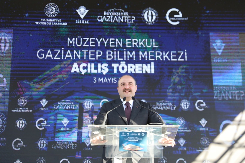 "Amacımız evlatlarımızı geleceğin teknolojileri ile yetiştirmek"