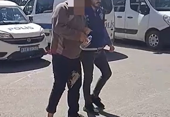 Elektrikli bisikletin çalındığı anlar güvenlik kamerasında