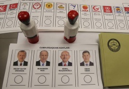 Telefon ile kabine girmek yasak