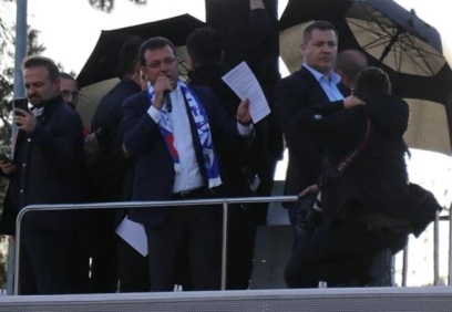 İmamoğlu'na yönelik saldırı ABD basınında: 'Seçim öncesi şiddet patlaması'