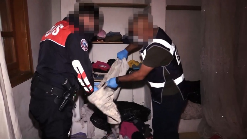 Çok sayıda ruhsatsız silah ele geçirildi