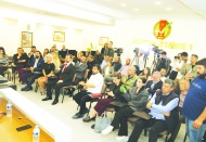 Birileri bu seçimi darbe girişimi olarak niteliyor