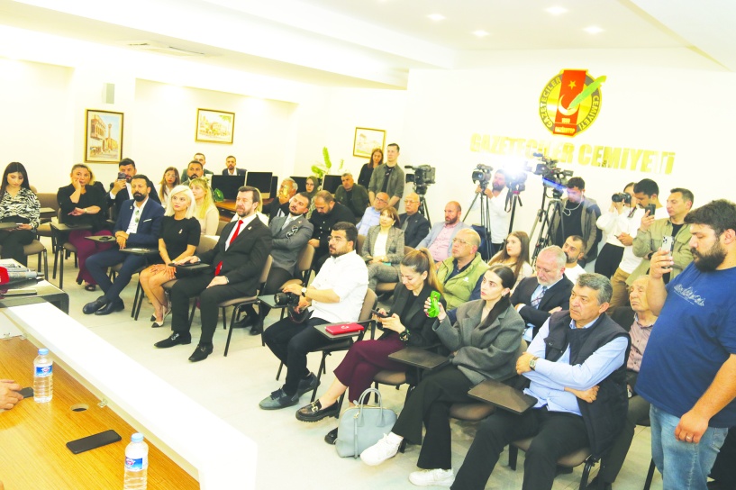 Birileri bu seçimi darbe girişimi olarak niteliyor