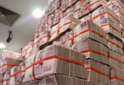 Hazine nakit dengesi, ocak-nisan döneminde 417 milyar TL açık verdi