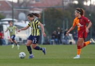 Turkcell Kadın Futbol Süper Ligi yarı finallerinde derbi heyecanı yaşanacak
