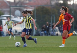 Turkcell Kadın Futbol Süper Ligi yarı finallerinde derbi heyecanı yaşanacak