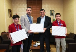 Tüketen değil, üreten gençler istiyoruz