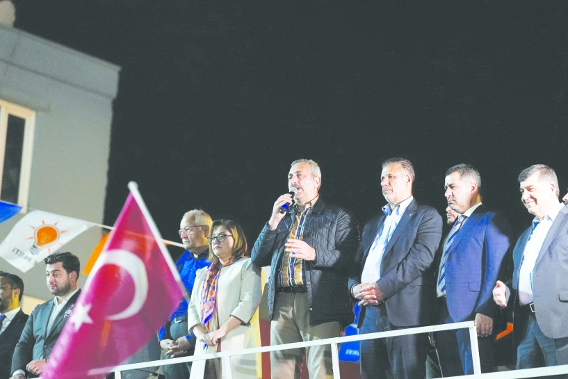 Gül, Fadıloğlu ile Şahin, Mevlana’daki vatandaşlarla buluştu