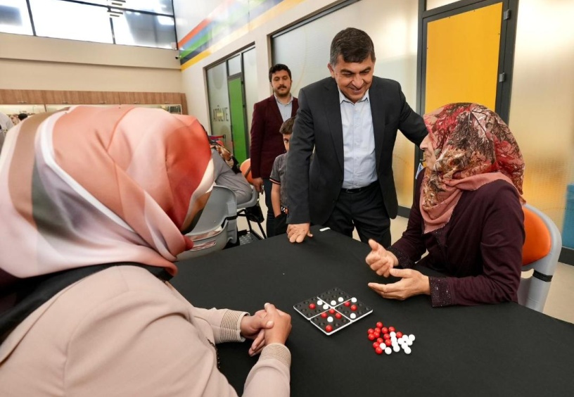 Dereceye giren anneler ödüllendirildi