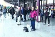 Depremzedeler oy kullanmak için memleketine geri dönüyor