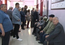 Gaziantepliler oy kullanmak için okullara akın etti