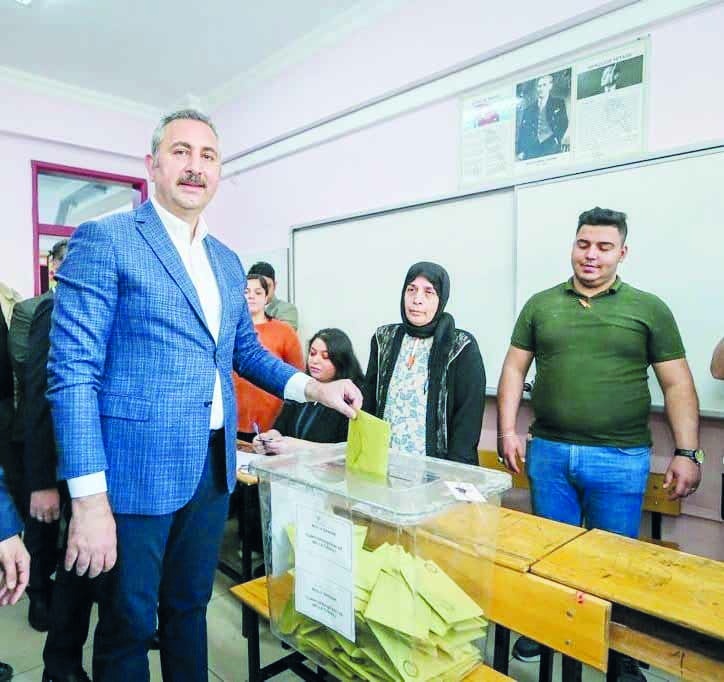 Gül, birinci sıradan yeniden parlamentoya girdi