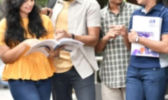 Şirketler yabancı öğrencilere ‘sınavsız yükseköğretim’ pazarlıyor