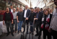 Muhalefet uykudan uyanamadı, AKP esnafa teşekkür turuna başladı