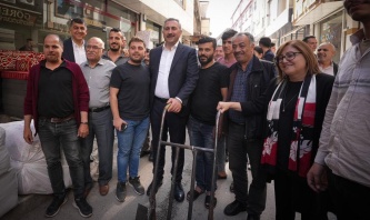 Muhalefet uykudan uyanamadı, AKP esnafa teşekkür turuna başladı