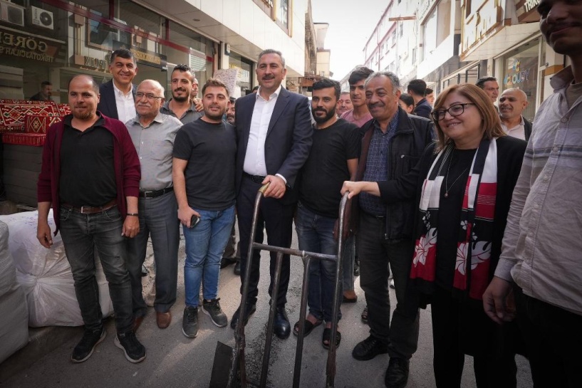 Muhalefet uykudan uyanamadı, AKP esnafa teşekkür turuna başladı