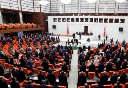 600 vekilin 335’i yeni