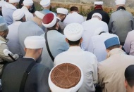 Her bir kuruma, aileden görülen tarikat ve cemaatlerden personel yerleştirilmiş