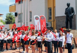 Kolej Vakfı’nda güzel gösterilerle kutlama