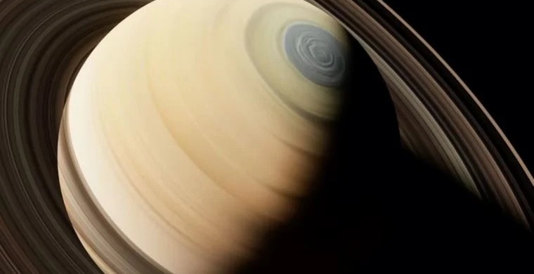 Satürn’ün 145 uydusu var