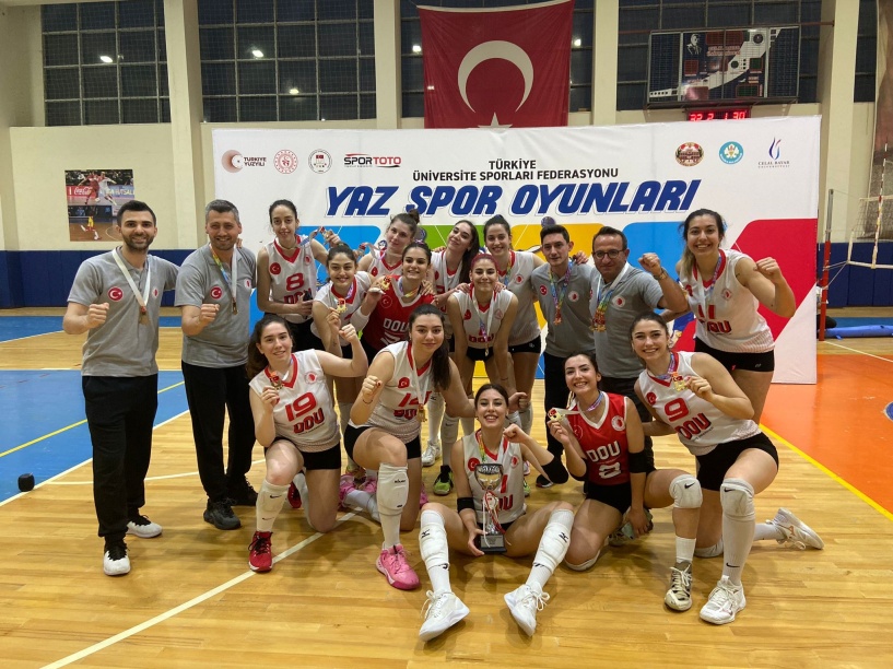 Doğuş Üniversitesi kadınları Türkiye şampiyonu