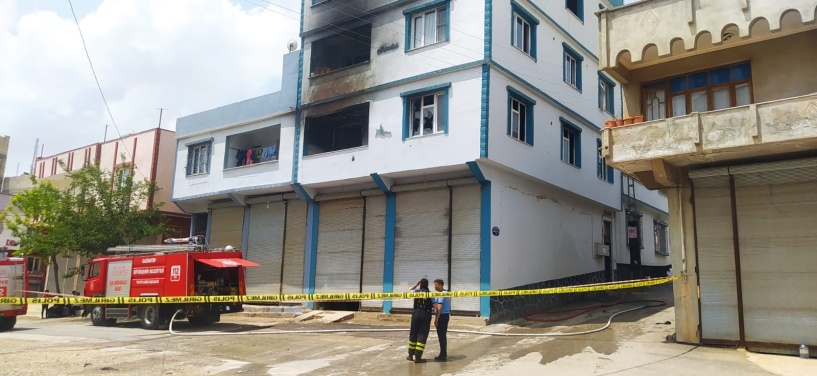 Yangından etkilenen 14 kişi hastaneye kaldırıldı