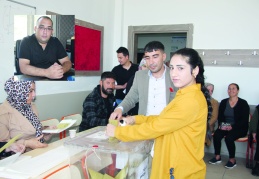 Dolar, serbest piyasada 26 liraya sabitlendi