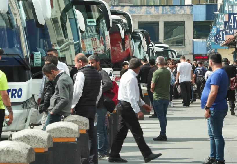 Oy kullanmak için ikinci kez yollara düştüler