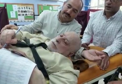 Sedyeyle sandığa geldi