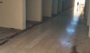 Alt geçit lağım kokusundan kullanılamıyor