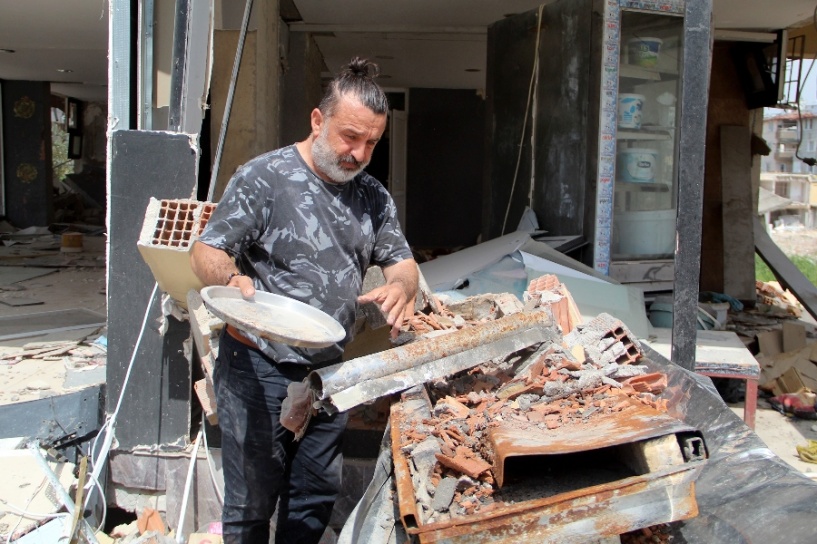 Dükkanımın bulunduğu apartmanda 76 kişi hayatını kaybetti