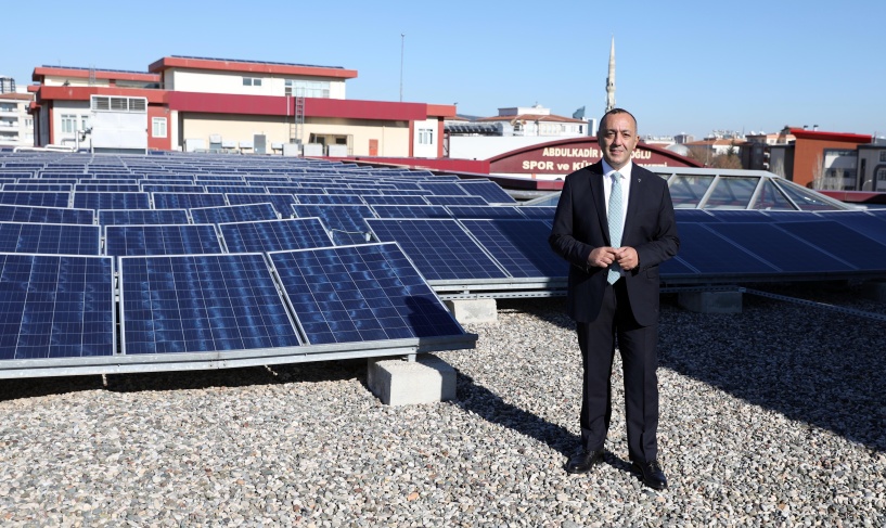 Hem elektrik ihtiyacını karşılıyor hem de temiz enerji kullanıyor