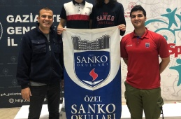 Sanko Okulları yüzücüleri bölge birincisi ve üçüncüsü oldu