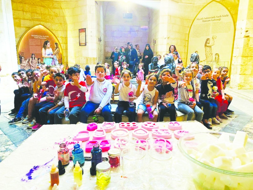Gaziantep’in geleneksel mesleklerini öğreniyorlar