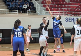 SANKO Okulları Yıldız Kız Basketbol Takımı baskette iddialı