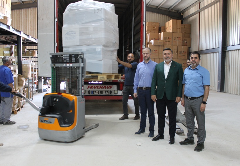 Ankaralı işadamından üç TIR yüksek kaliteli tıbbi malzeme