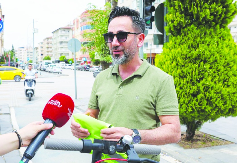 Bisiklet ve scooter sürücülerine 6 bin reflektif yelek dağıtıldı