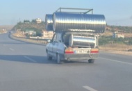 Nakliye kamyonu gibi otomobil