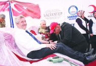 Kan bağışlayanlara spor ayakkabısı hediye edilecek