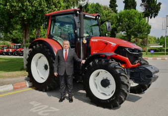 TARMAKBİR’de bayrağı BAŞAK Traktör’ü temsil eden Gökhan Bayramoğlu devraldı