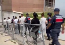 Hazine arazilerini vatandaşa satıp 20 milyon dolandırdılar