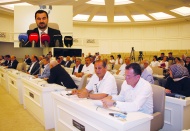 Hiç kimseyi ayırt etmeksizin herkese hizmet için gayret gösteriyoruz