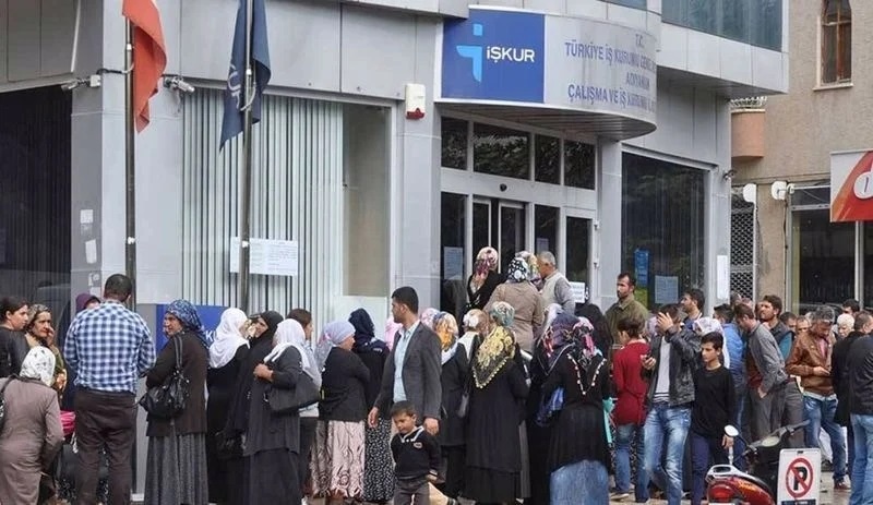 Yoksulluk ve yoksunluk derinleşiyor