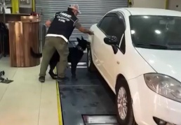 111 litre sıvı metemfetamin ele geçirildi
