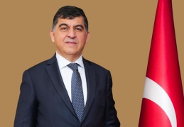 Babalarımızın kıymetini bir gün değil, her gün bilmeliyiz