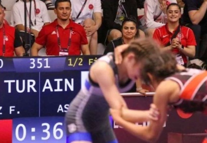 Milli kadın güreşçiler, 17 Yaş Altı Avrupa Şampiyonası'nda 3 madalya kazandı